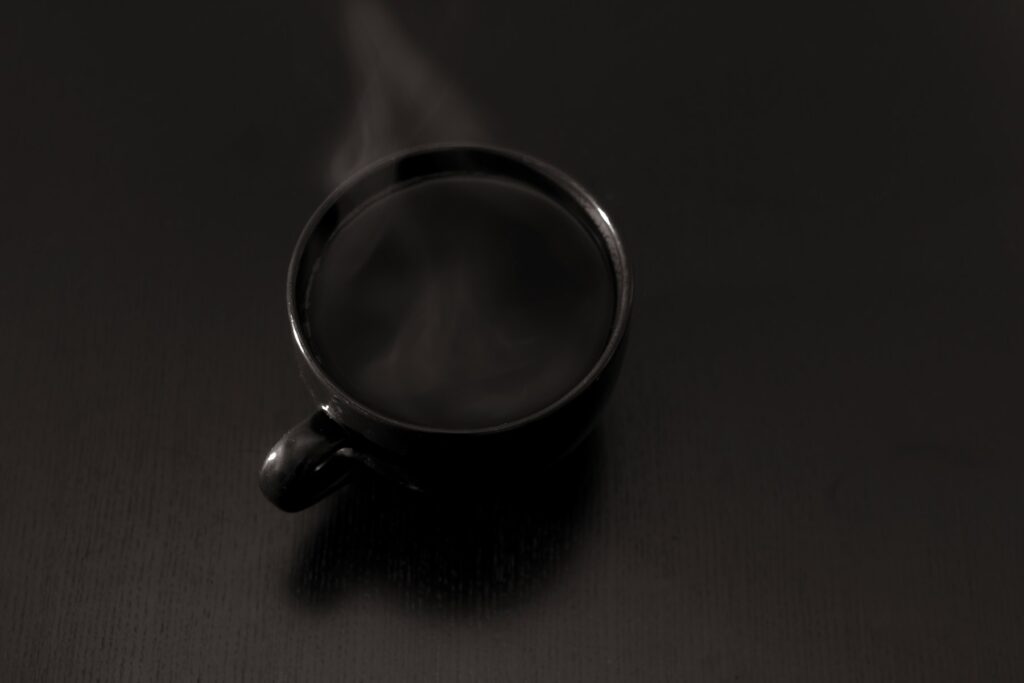 Secangkir kopi hitam House Blend Cerkop