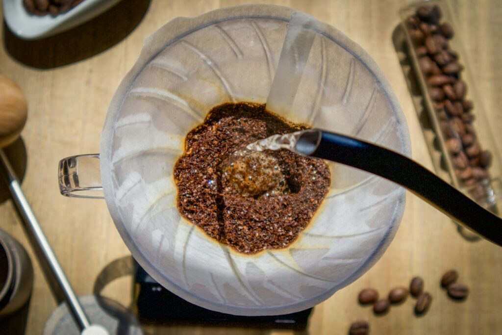 Proses menyeduh kopi House Blend