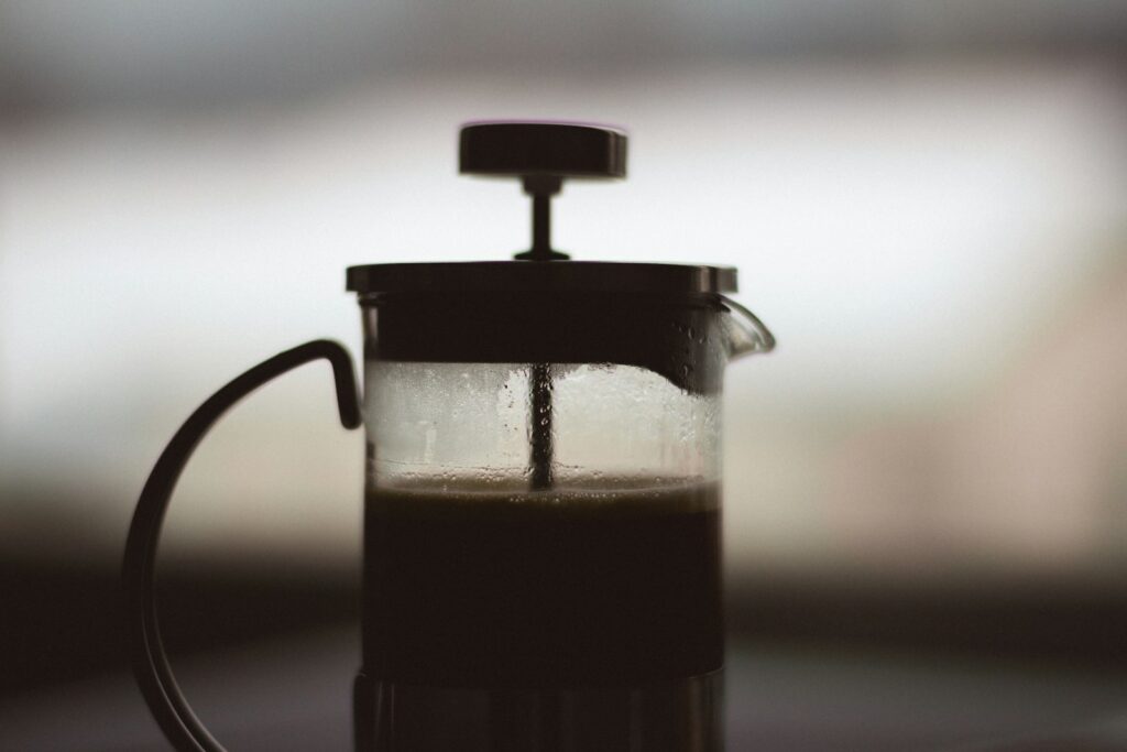 Kopi hitam hasil seduhan French Press
